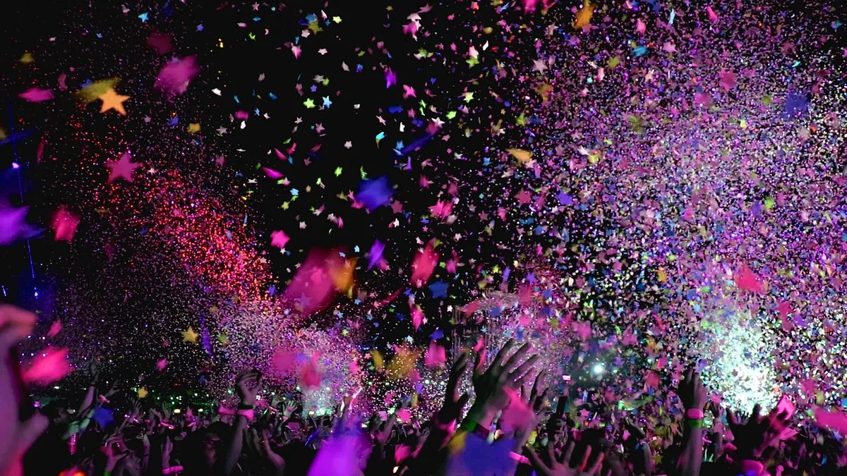 콘서트, 콰르티, 파티, 이벤트, 클럽, 즐거움, 엔터테인먼트, 쇼, 관객, 페스티벌, 기분 좋은, 사람, 어린이, 밤, 디스코, 축제, 야간, 파티링, 관객