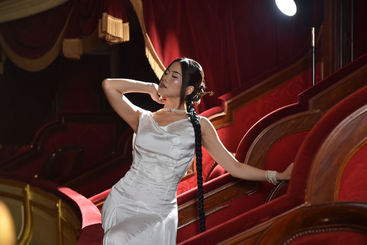 K-pop star embezzling debut on red carpet