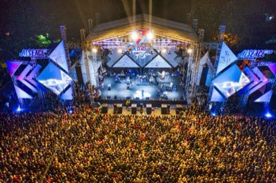 K-Pop: A Resiliência por Trás da Perfeição em Palco Hoje