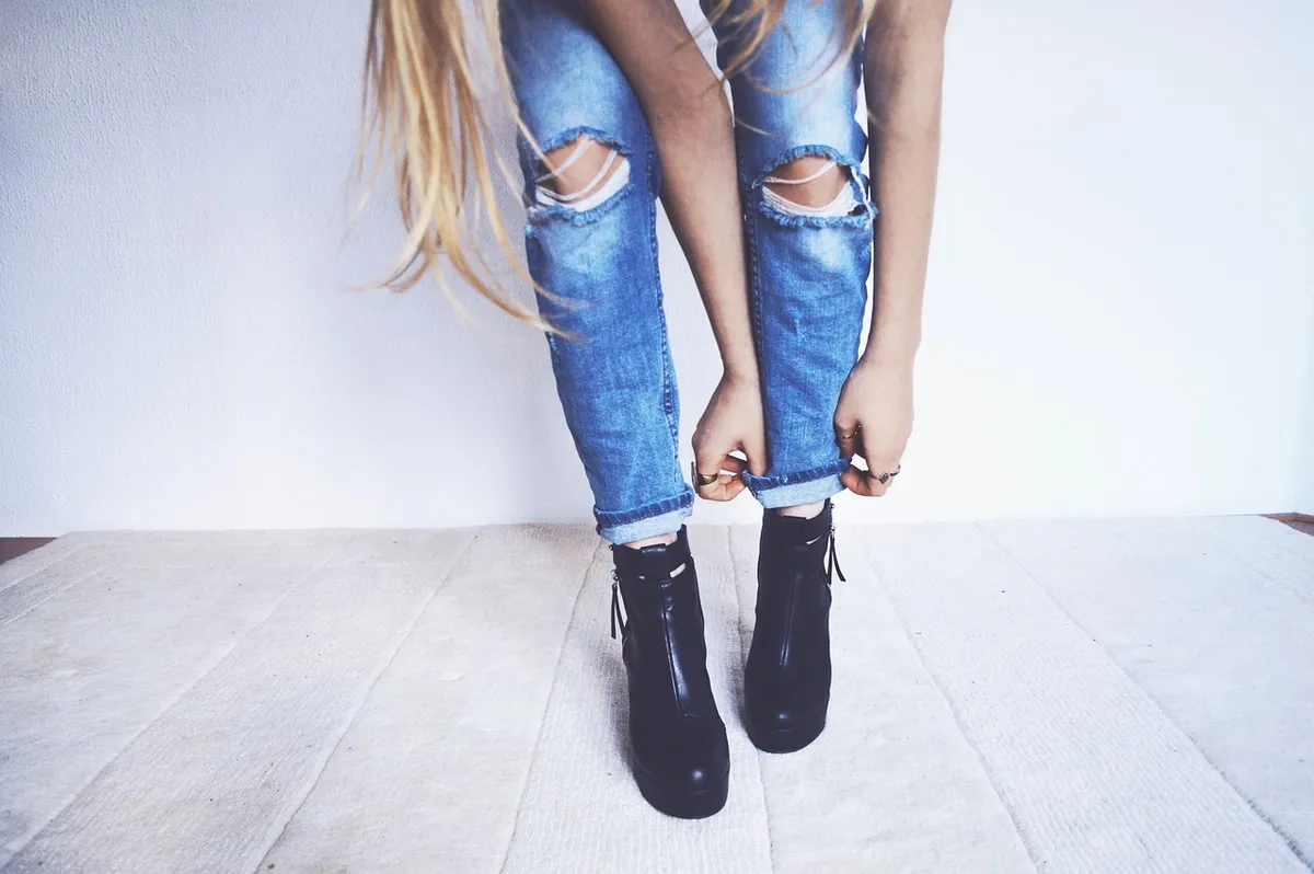 woman, girl, lady, people, fashion, style, jeans, denim, ripped, folded, boots, shoes, blonde, whitewashed, jeans, jeans, jeans, jeans, jeans, boots