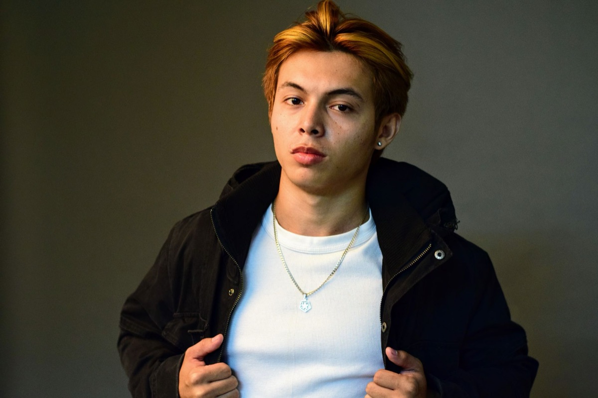 K-popスター ブラックジャケット