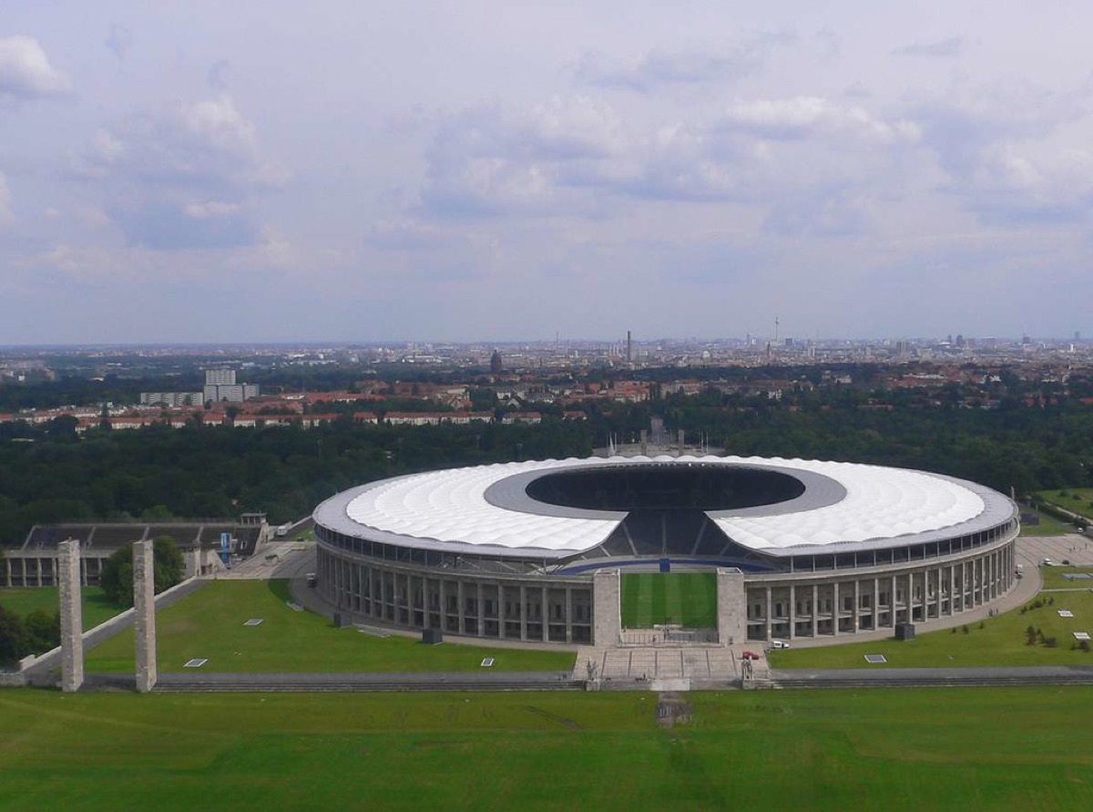 Stadium, lights, fans
